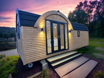 Molly Mae Pod